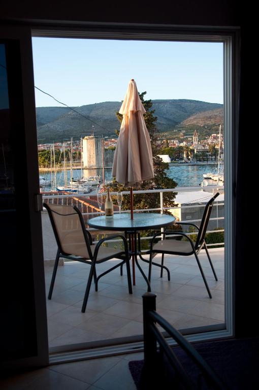 Villa Espero Трогир Екстериор снимка