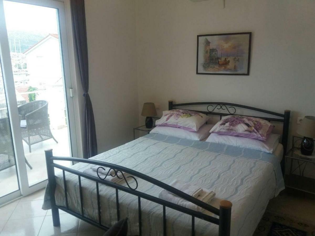 Villa Espero Трогир Екстериор снимка